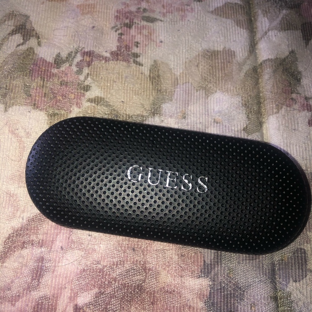 GUESS eyeglasses case
